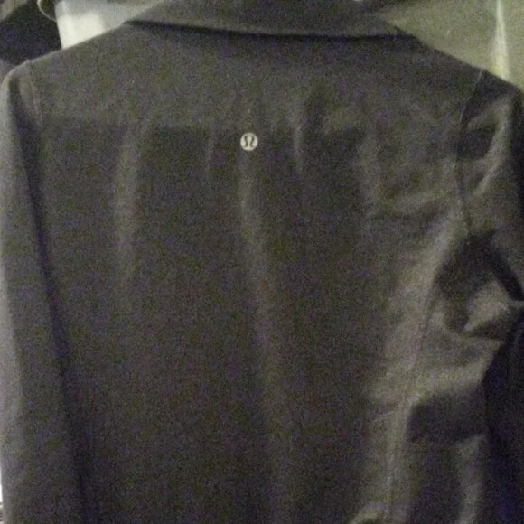 Light Lululemon jacket - Picture 5 of 5